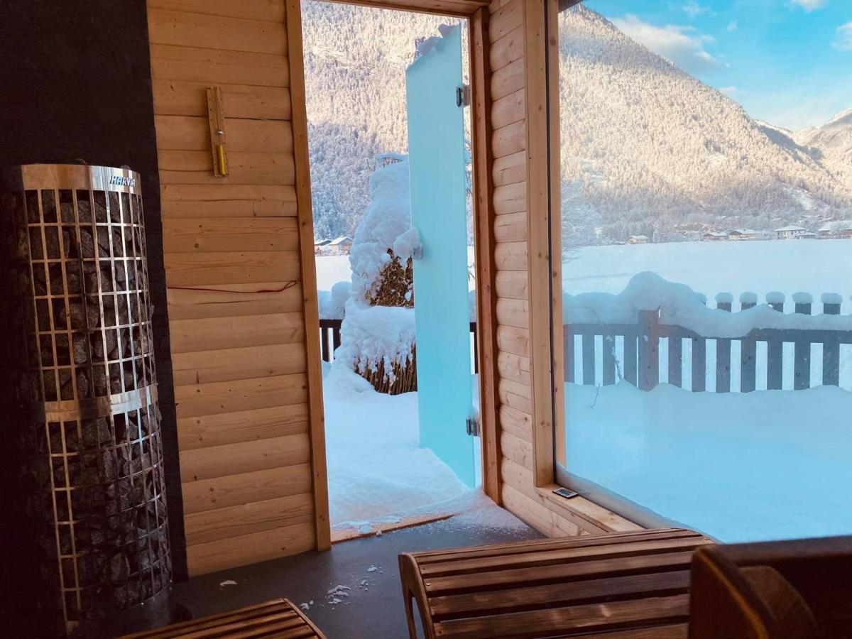 Forest Chalet, 15 Min To Salzburg Olt Town, And Most Beautiful Lakes, Secluded Location, 1,000 Sqm Garden, Mountainview, Panorama Sauna, Bath Whirlpool, Bbq&Bikes&Sunbeds For Free, Up To 10 P Golling an der Salzach Esterno foto