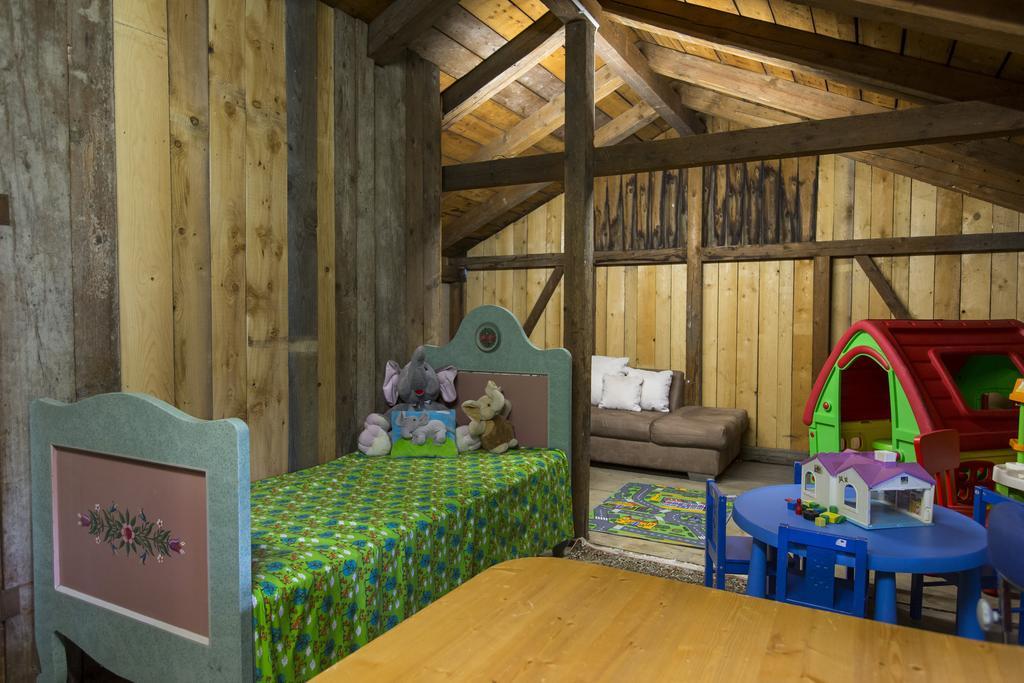 Forest Chalet, 15 Min To Salzburg Olt Town, And Most Beautiful Lakes, Secluded Location, 1,000 Sqm Garden, Mountainview, Panorama Sauna, Bath Whirlpool, Bbq&Bikes&Sunbeds For Free, Up To 10 P Golling an der Salzach Camera foto
