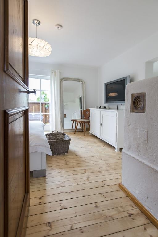 Forest Chalet, 15 Min To Salzburg Olt Town, And Most Beautiful Lakes, Secluded Location, 1,000 Sqm Garden, Mountainview, Panorama Sauna, Bath Whirlpool, Bbq&Bikes&Sunbeds For Free, Up To 10 P Golling an der Salzach Camera foto