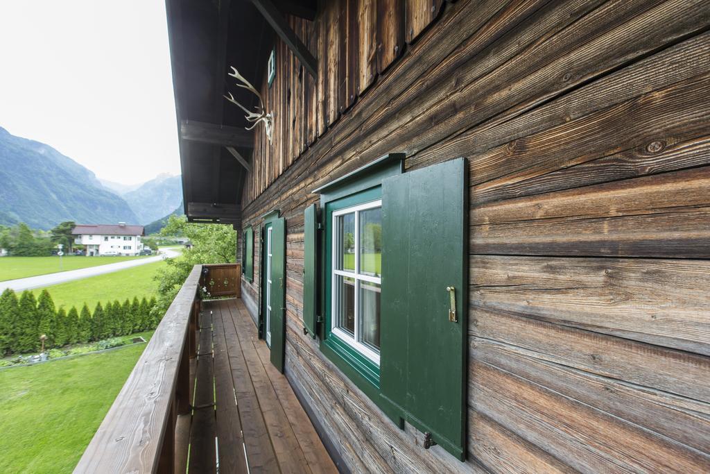 Forest Chalet, 15 Min To Salzburg Olt Town, And Most Beautiful Lakes, Secluded Location, 1,000 Sqm Garden, Mountainview, Panorama Sauna, Bath Whirlpool, Bbq&Bikes&Sunbeds For Free, Up To 10 P Golling an der Salzach Esterno foto