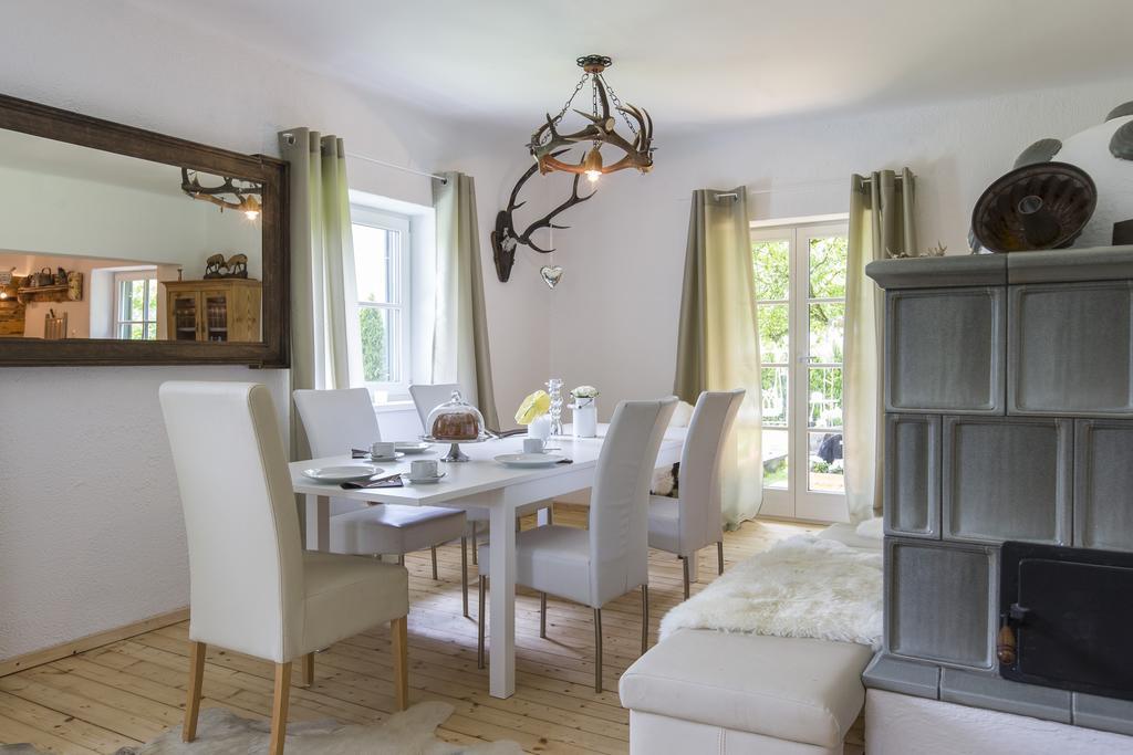 Forest Chalet, 15 Min To Salzburg Olt Town, And Most Beautiful Lakes, Secluded Location, 1,000 Sqm Garden, Mountainview, Panorama Sauna, Bath Whirlpool, Bbq&Bikes&Sunbeds For Free, Up To 10 P Golling an der Salzach Camera foto