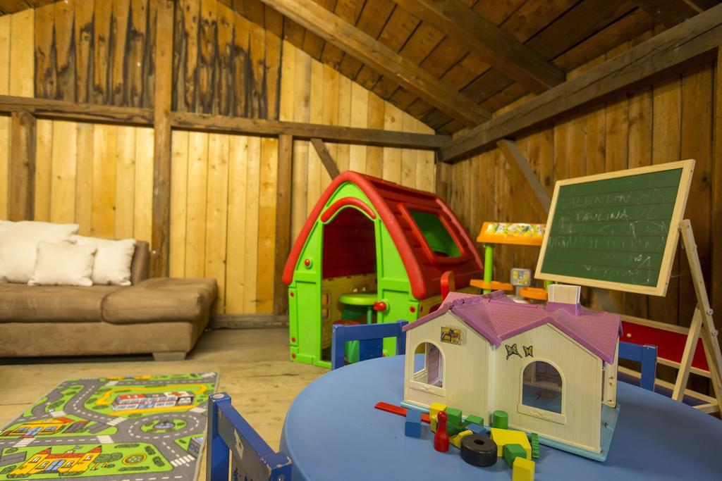 Forest Chalet, 15 Min To Salzburg Olt Town, And Most Beautiful Lakes, Secluded Location, 1,000 Sqm Garden, Mountainview, Panorama Sauna, Bath Whirlpool, Bbq&Bikes&Sunbeds For Free, Up To 10 P Golling an der Salzach Camera foto
